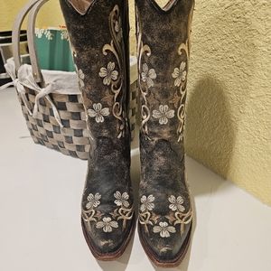 Womens circle G boots